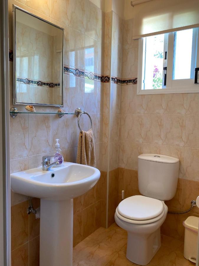 Villa Alicia With Priv Pool, Beautiful Garden And Shady Veranda- 5 Min To The Beach Peyia Esterno foto