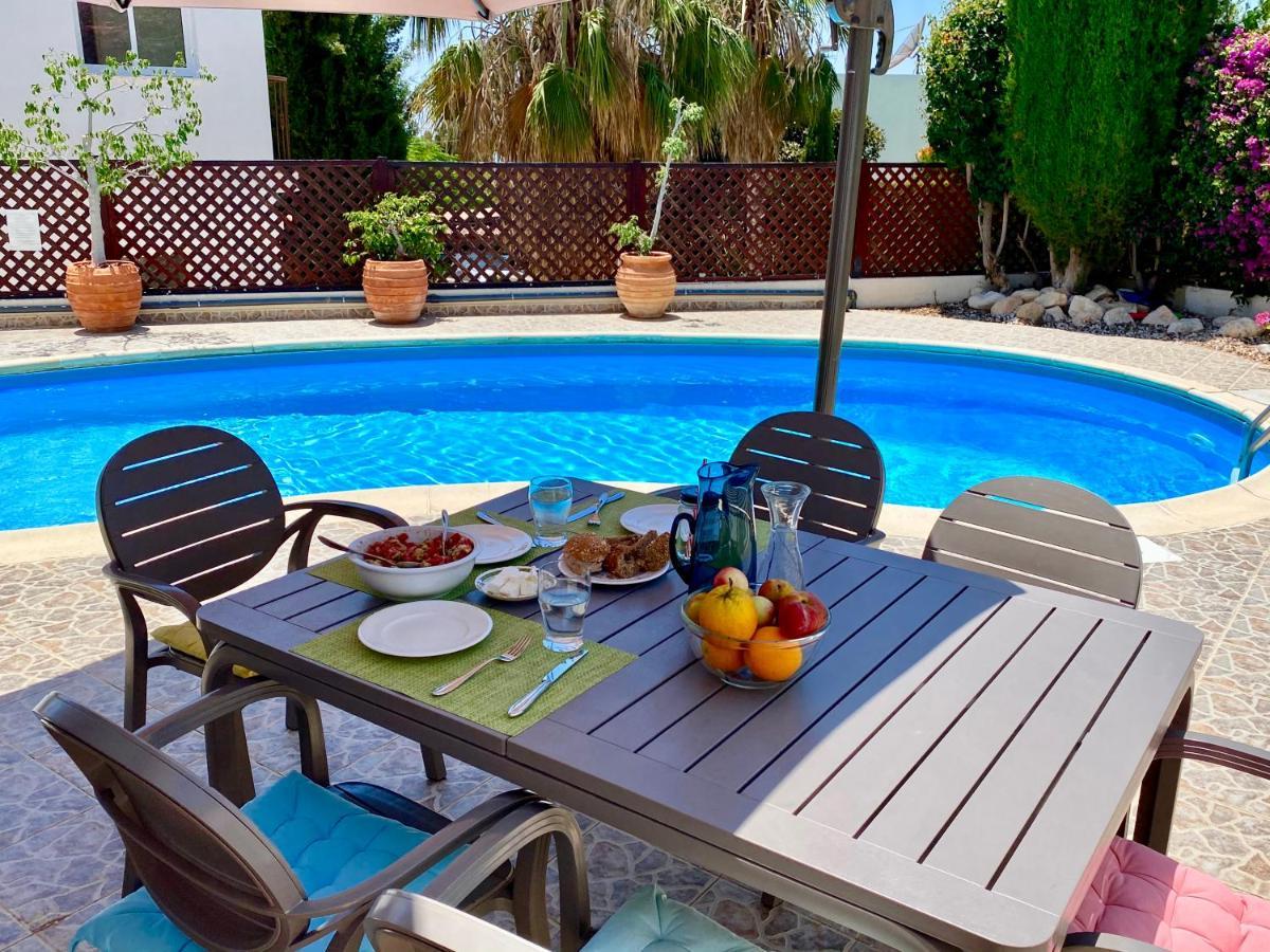 Villa Alicia With Priv Pool, Beautiful Garden And Shady Veranda- 5 Min To The Beach Peyia Esterno foto