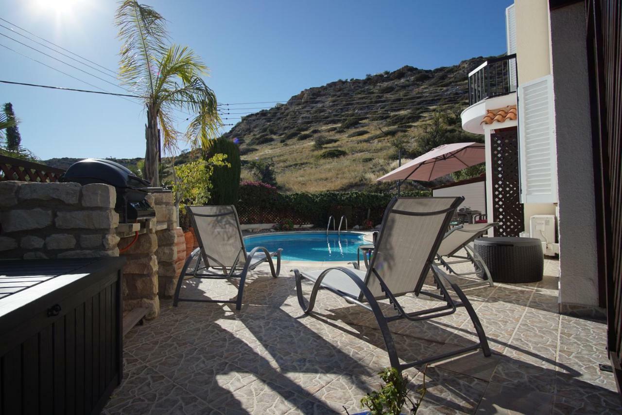 Villa Alicia With Priv Pool, Beautiful Garden And Shady Veranda- 5 Min To The Beach Peyia Esterno foto