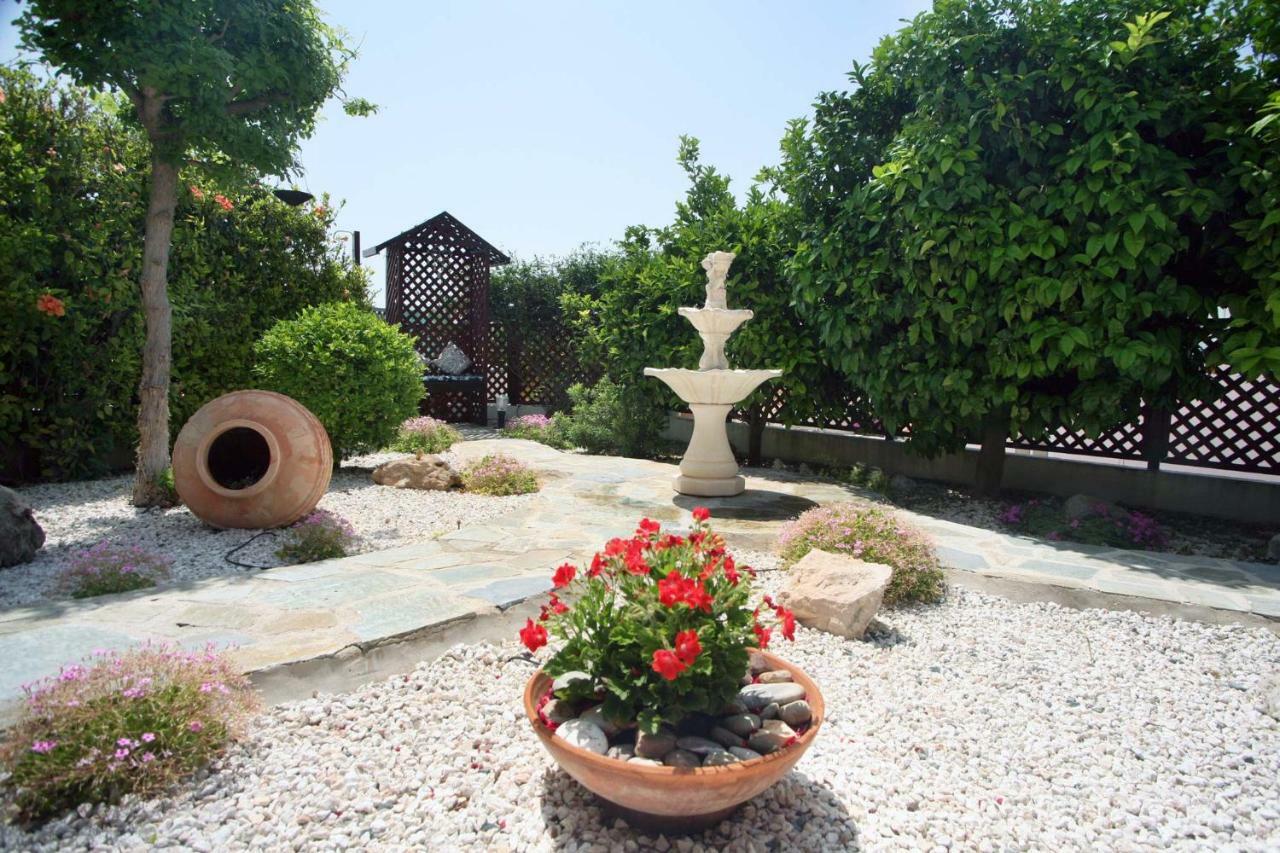 Villa Alicia With Priv Pool, Beautiful Garden And Shady Veranda- 5 Min To The Beach Peyia Esterno foto