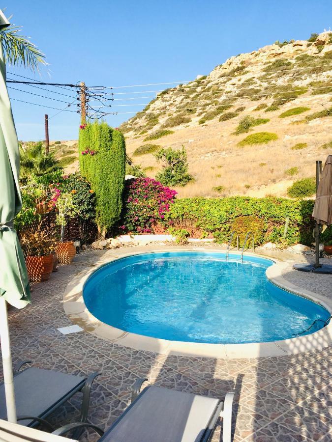 Villa Alicia With Priv Pool, Beautiful Garden And Shady Veranda- 5 Min To The Beach Peyia Esterno foto